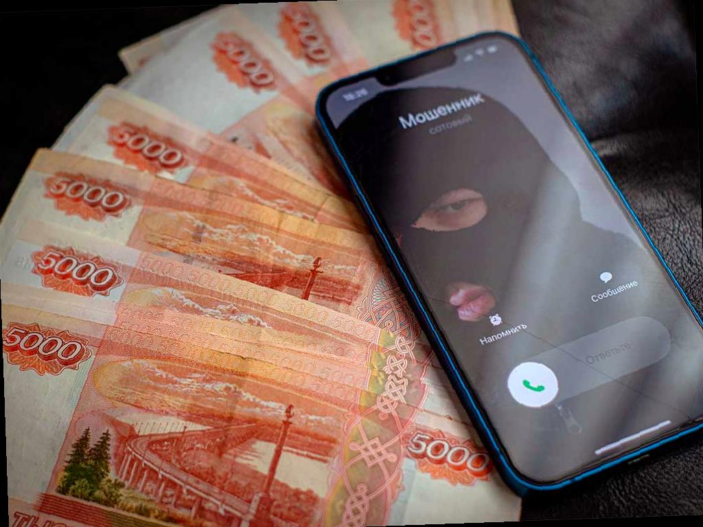 В Сочи полиция помогла учительнице избежать мошенников