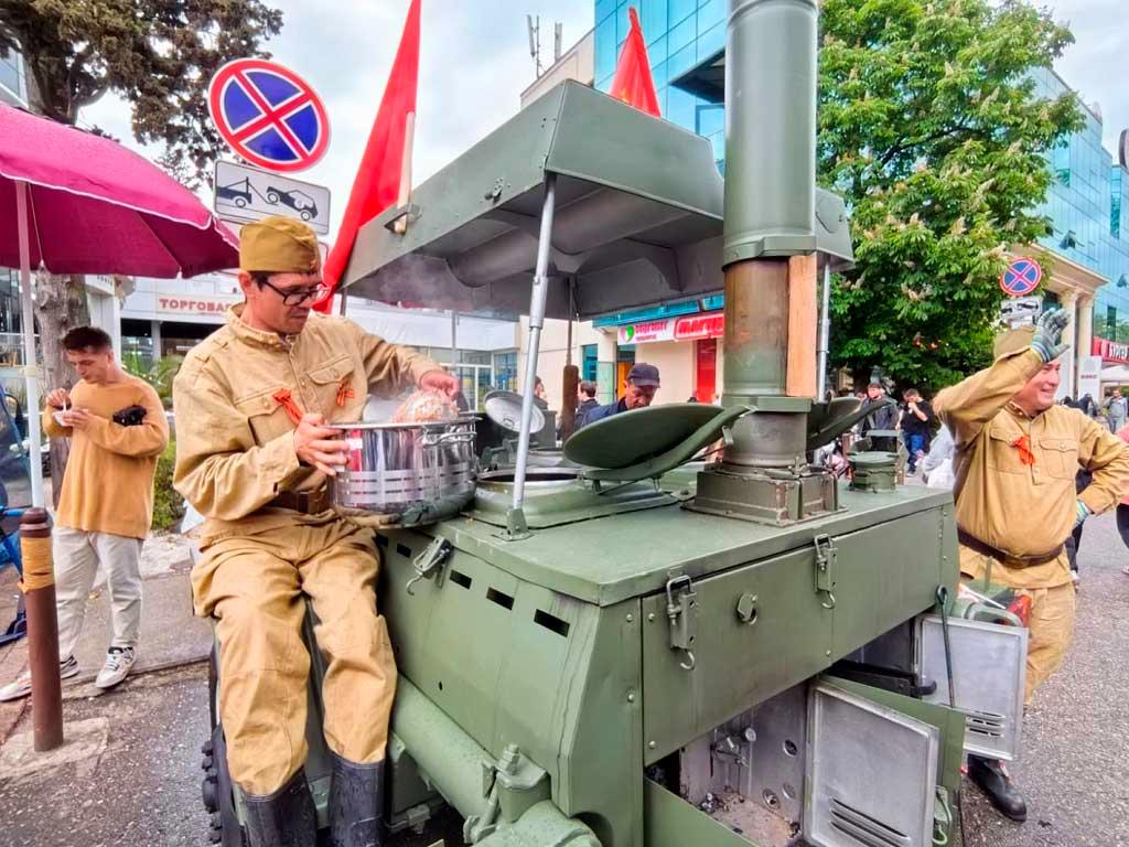 В День Победы на улицах Сочи работают полевые кухни
