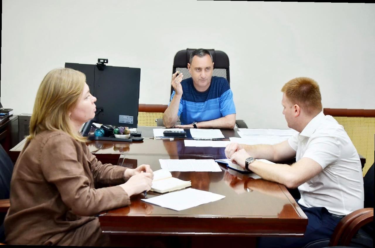 «Борьба с вредителями в Сочи: Виктор Тепляков обсудил ситуацию»