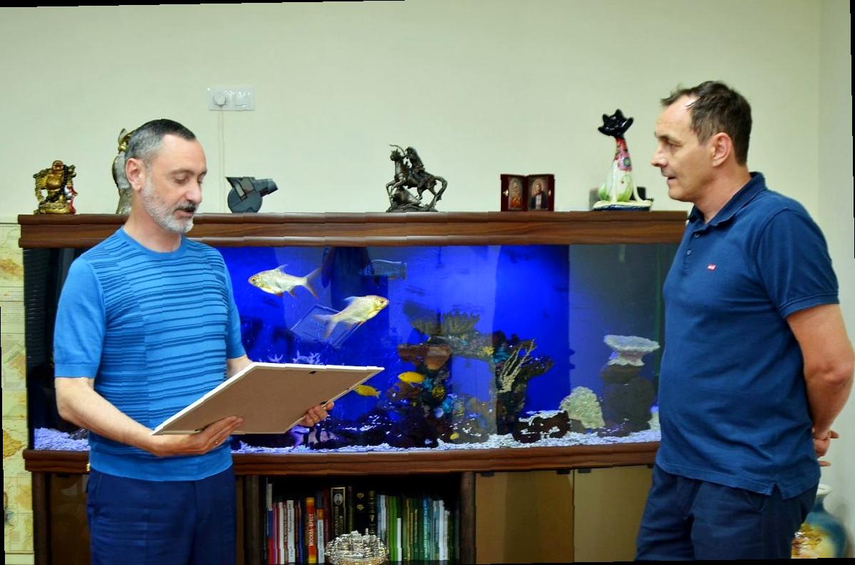 «Виктор Тепляков наградил лучших врачей Сочи за их труд»