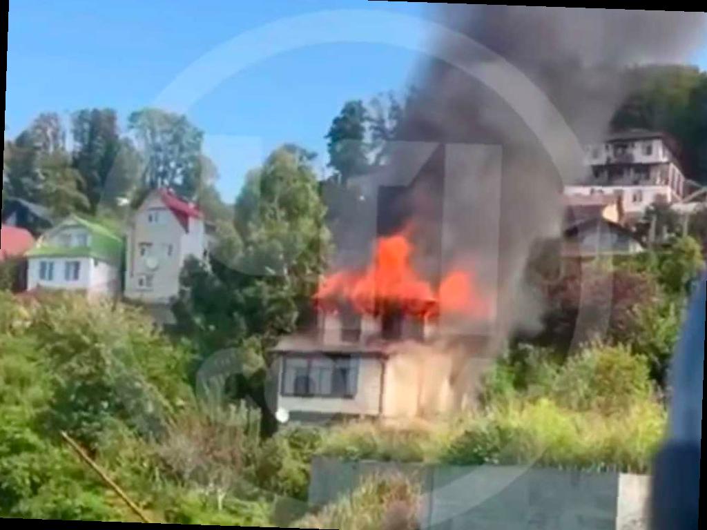 В центре Сочи произошел пожар в частном доме, пострадала хозяйка