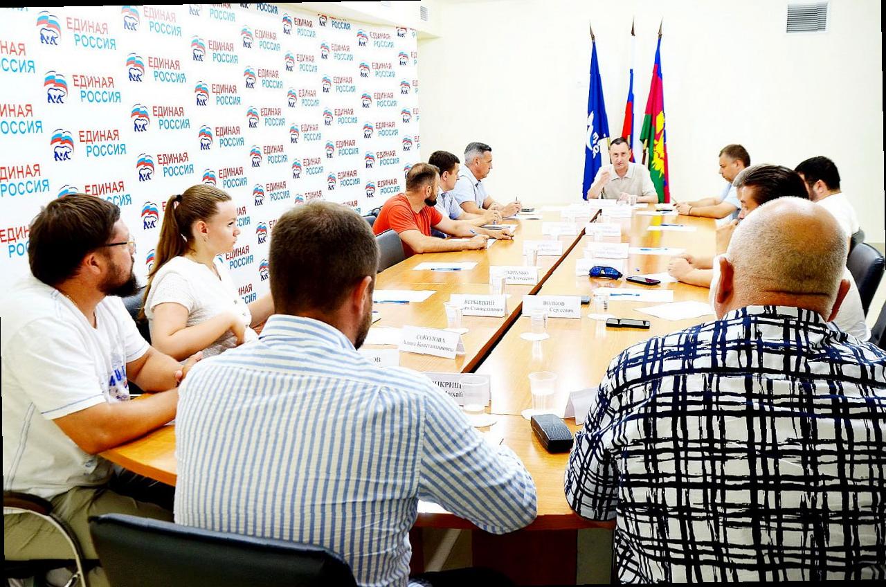 «Виктор Тепляков провел встречу о работе сервисов в порту Сочи»