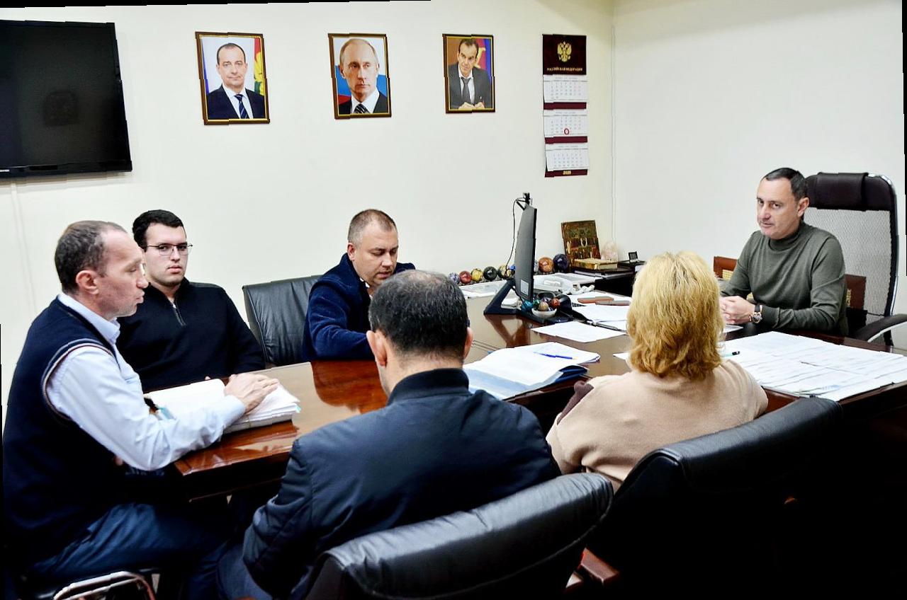 «Виктор Тепляков встретился с жителями Центрального района Сочи»