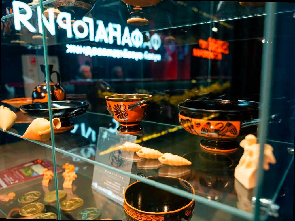 Уникальная выставка в Сириусе о древних греческих праздниках