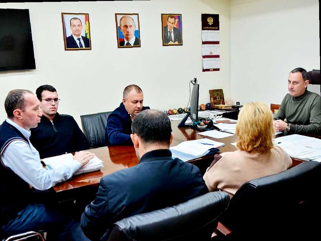 Депутат Виктор Тепляков поможет решить проблему со свалкой на улице Подгорной