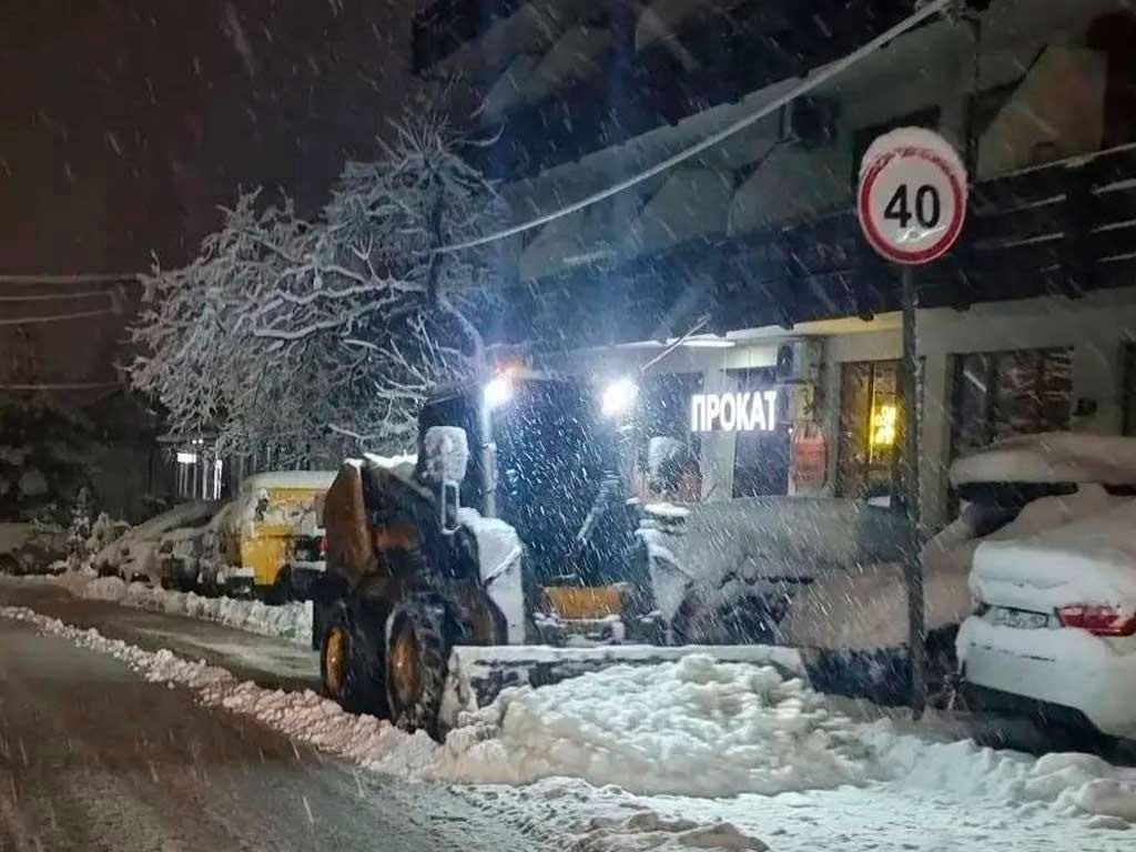 Ночной снегопад в Сочи и усиление осадков