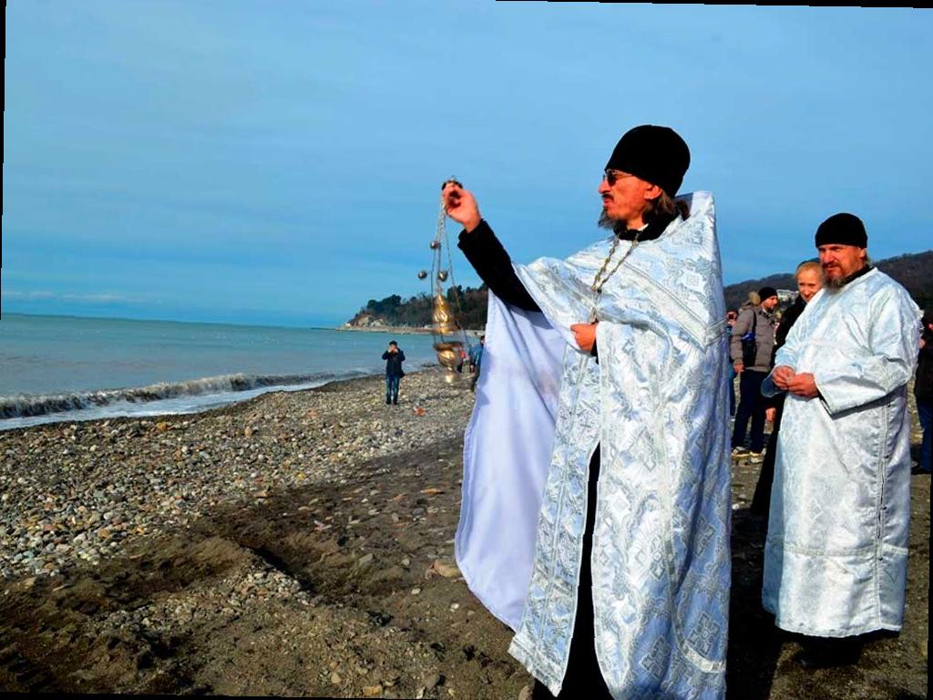 Крещение в Сочи: где можно окунуться в православный праздник?