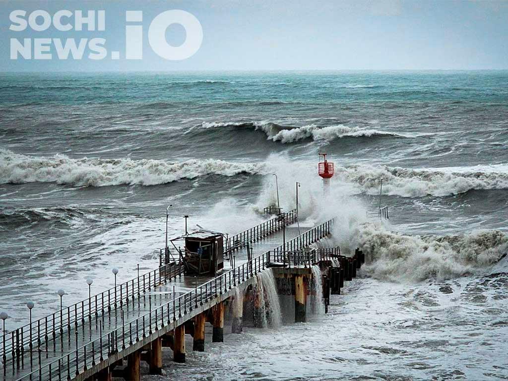 Усиление волнения моря ожидается в Сочи