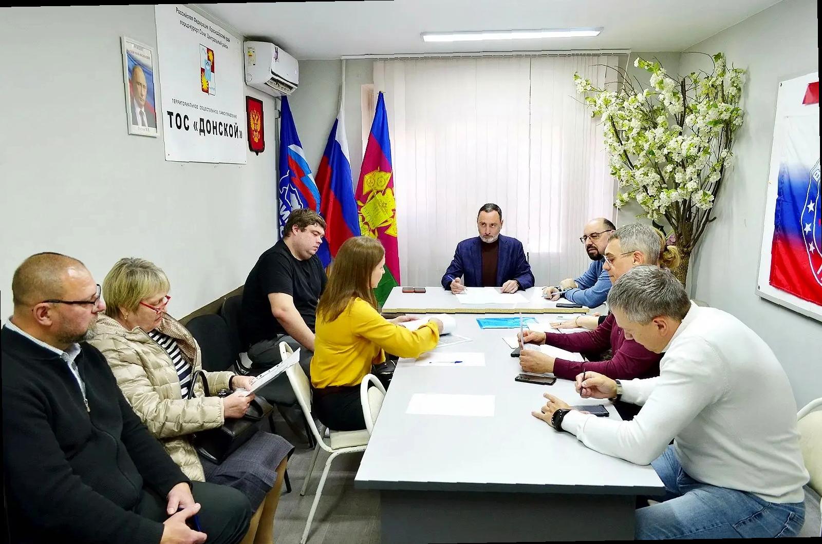 «Виктор Тепляков провёл приём граждан в ТОС Донской»