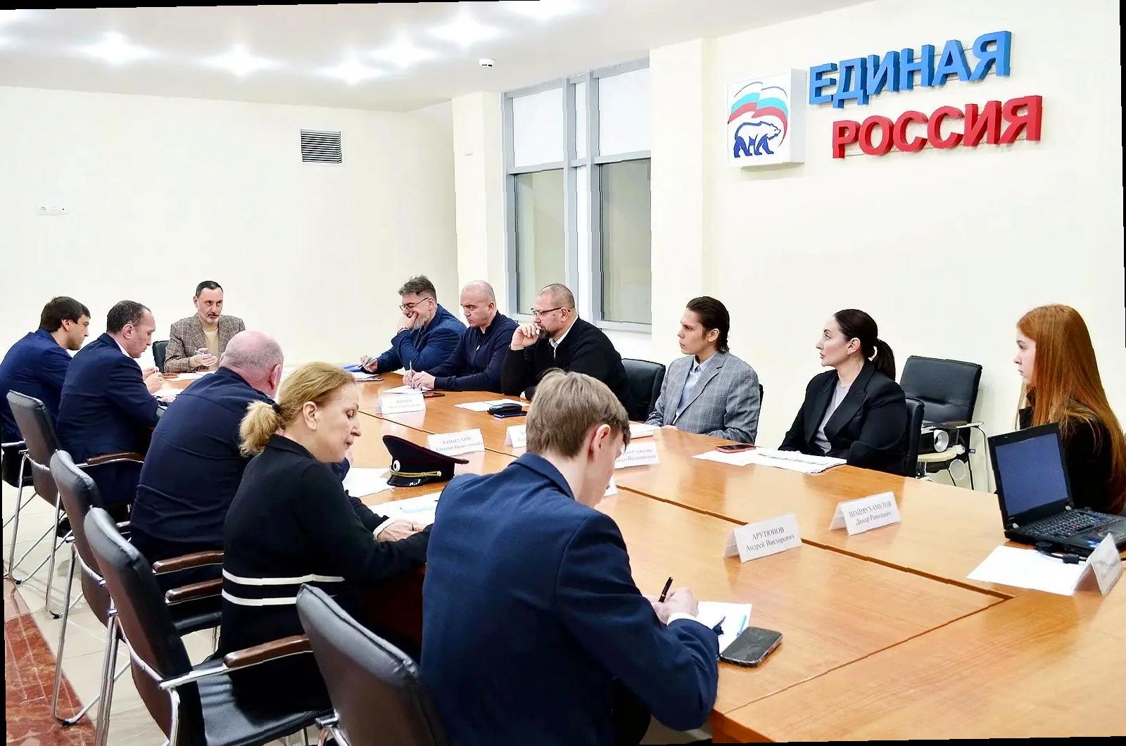 «Виктор Тепляков обсудил состояние железнодорожных путей у курортов»