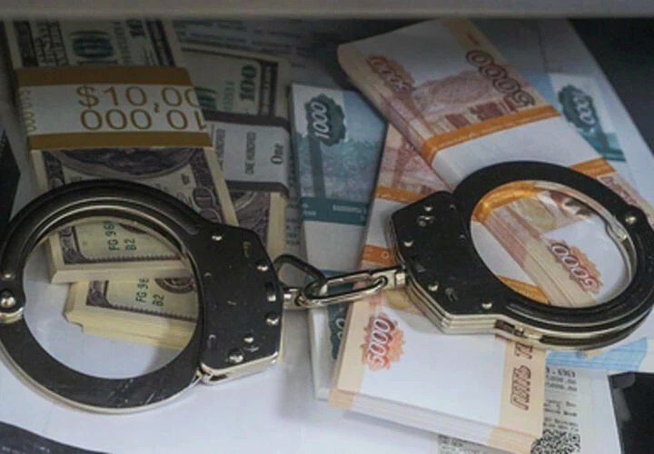 Бывшие полицейские в Сочи осуждены за взятку и фальсификацию доказательств