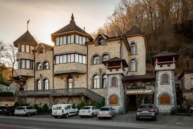 Прокуратура требует снести ресторан «Амшенский двор» в Сочи